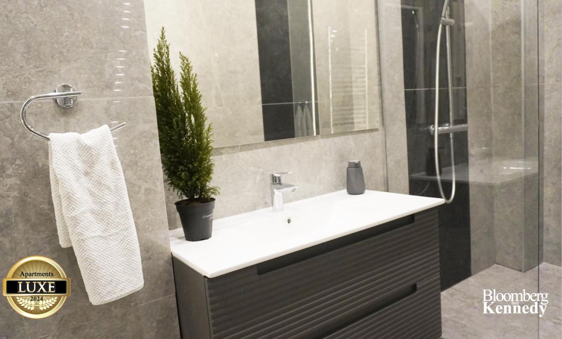 New! Luxury Passy-kennedy In Front Of Eiffel Tower Appartement Paris